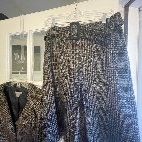 Ann Taylor 2PC Blazer with Skirt SZ 6 - Picture 3 of 7